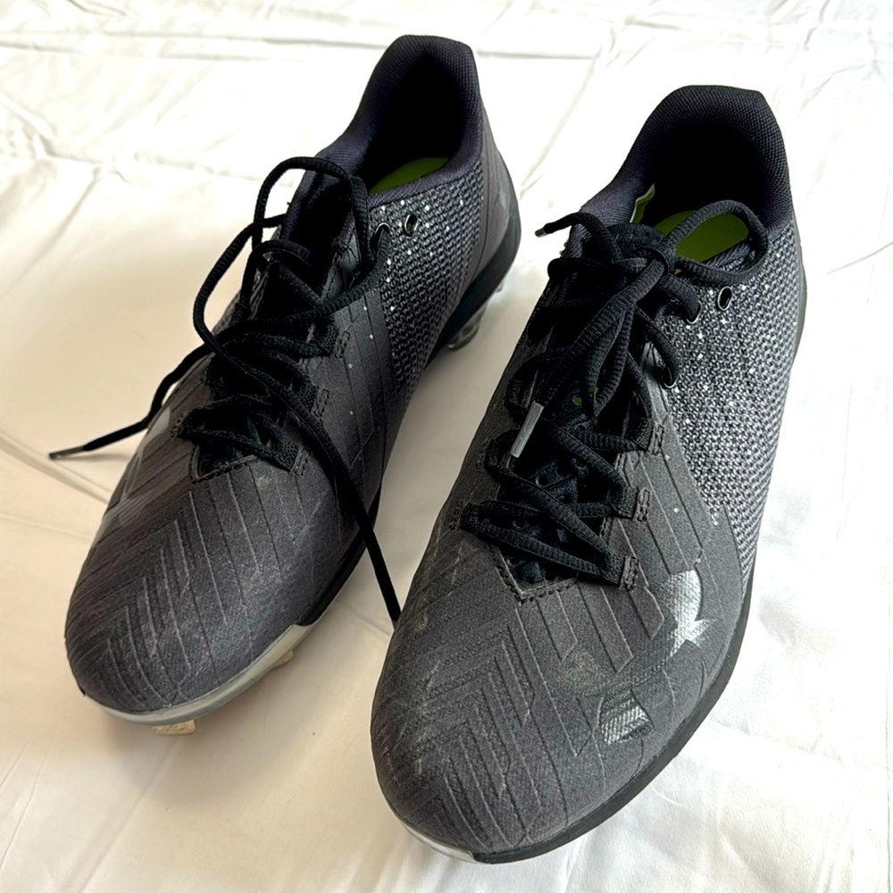 Under Armour Men’s Black Harper 2 Low Baseball Cleats  Shoes Size 10.5